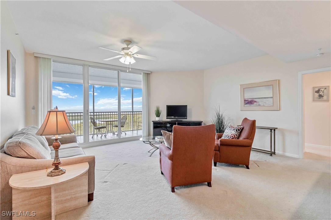 2 bed home in Naples
