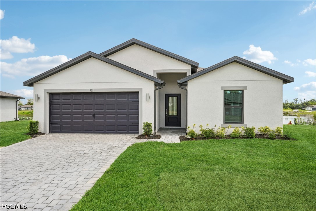 5 bed home in Labelle