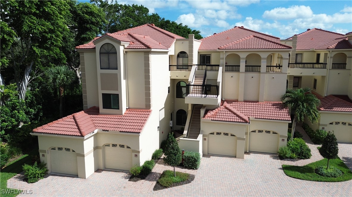 2 bed home in Naples