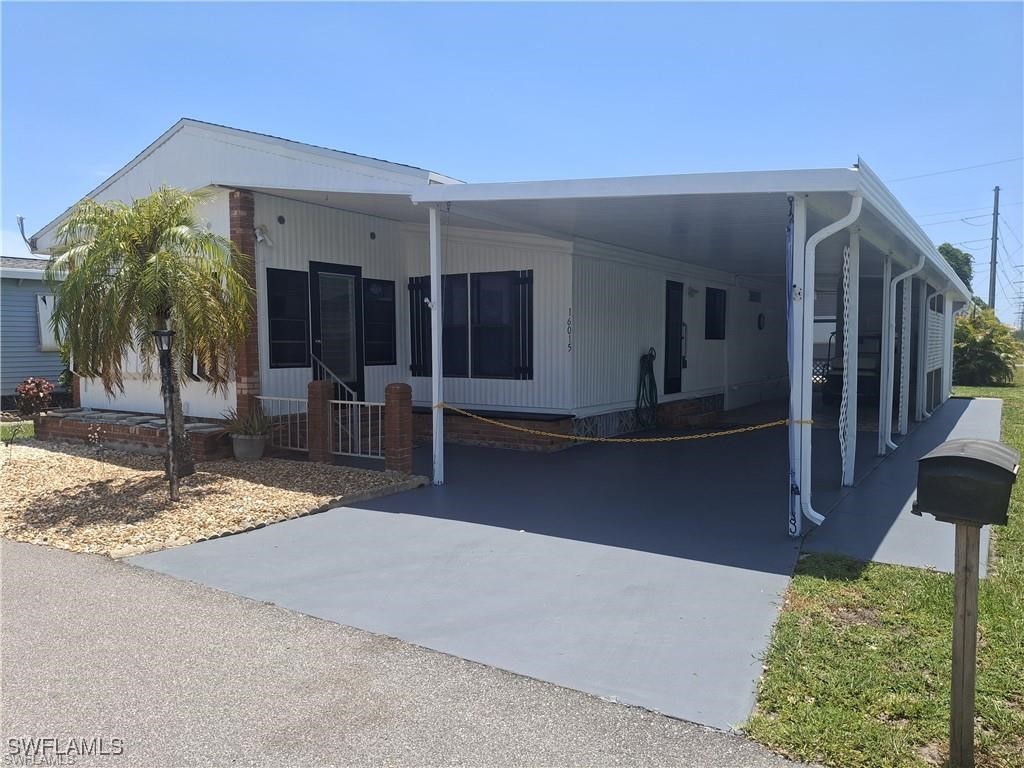 2 bed home in North Fort Myers