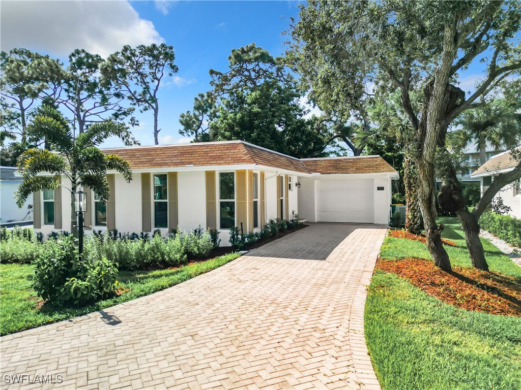 2 bed home in Naples