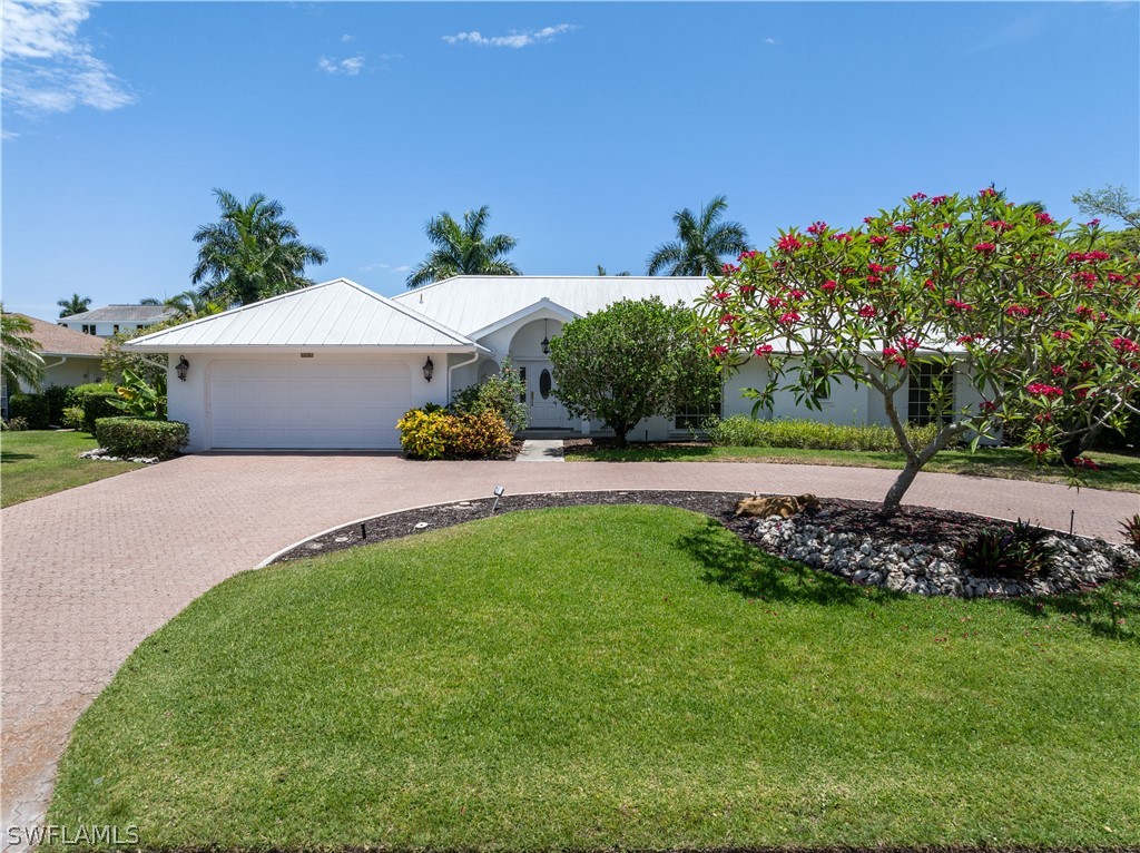 4 bed home in Naples