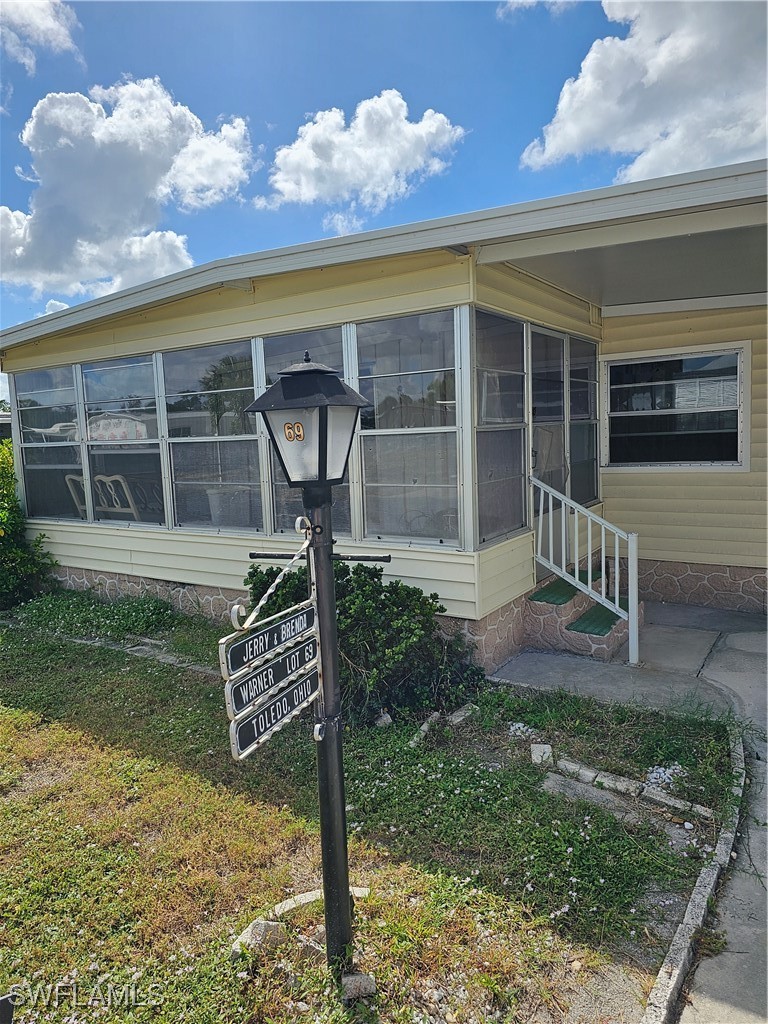 2 bed home in Fort Myers