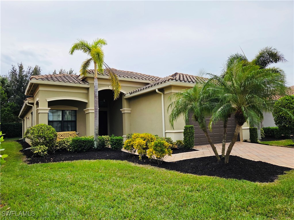 2 bed home in Naples