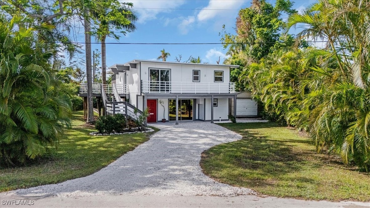3 bed home in Bokeelia