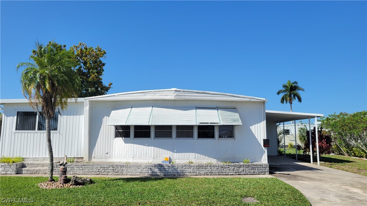 2 bed home in Fort Myers