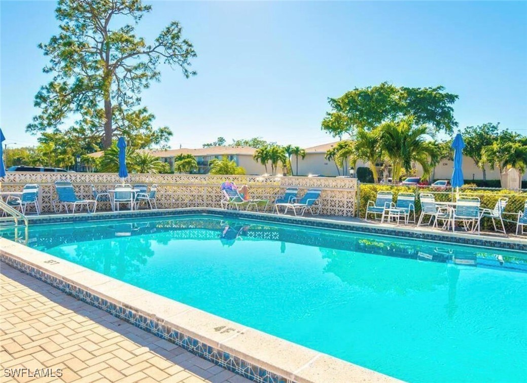 2 bed home in Naples