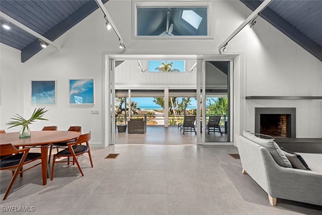 5 bed home in Captiva