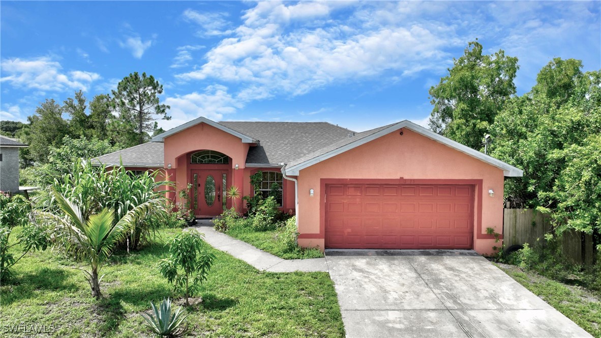 3 bed home in Lehigh Acres