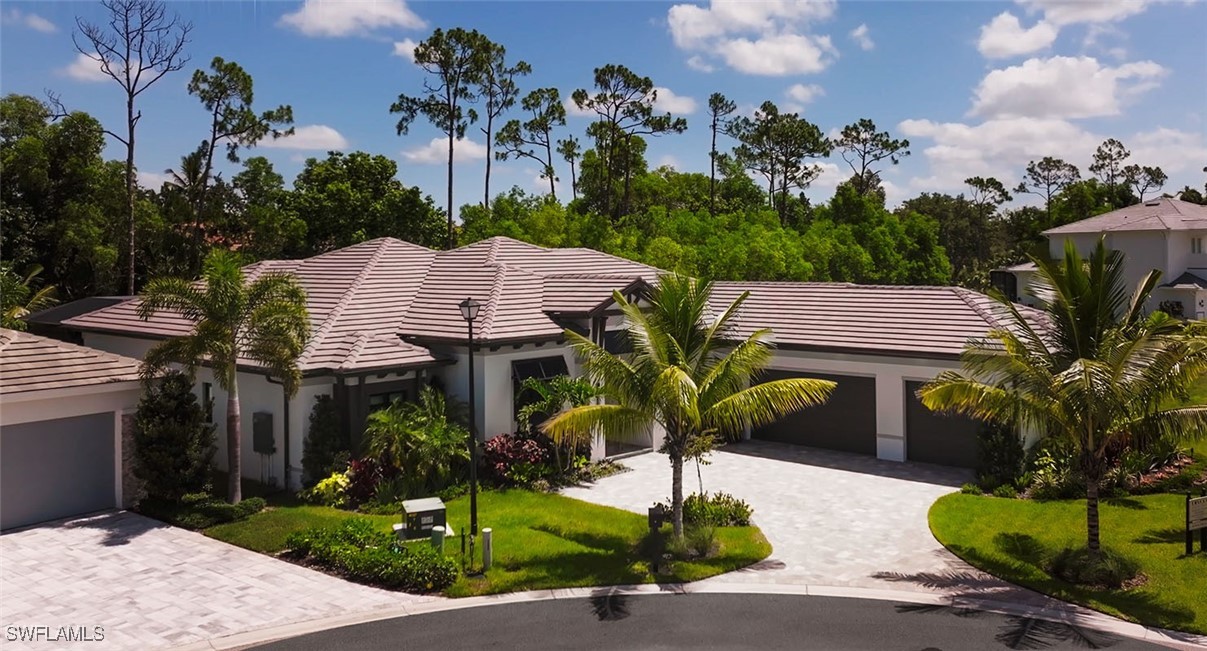 4 bed home in Naples