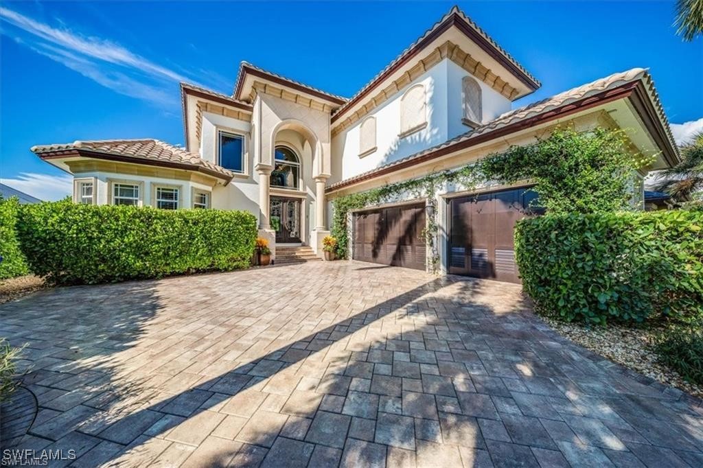 4 bed home in Naples