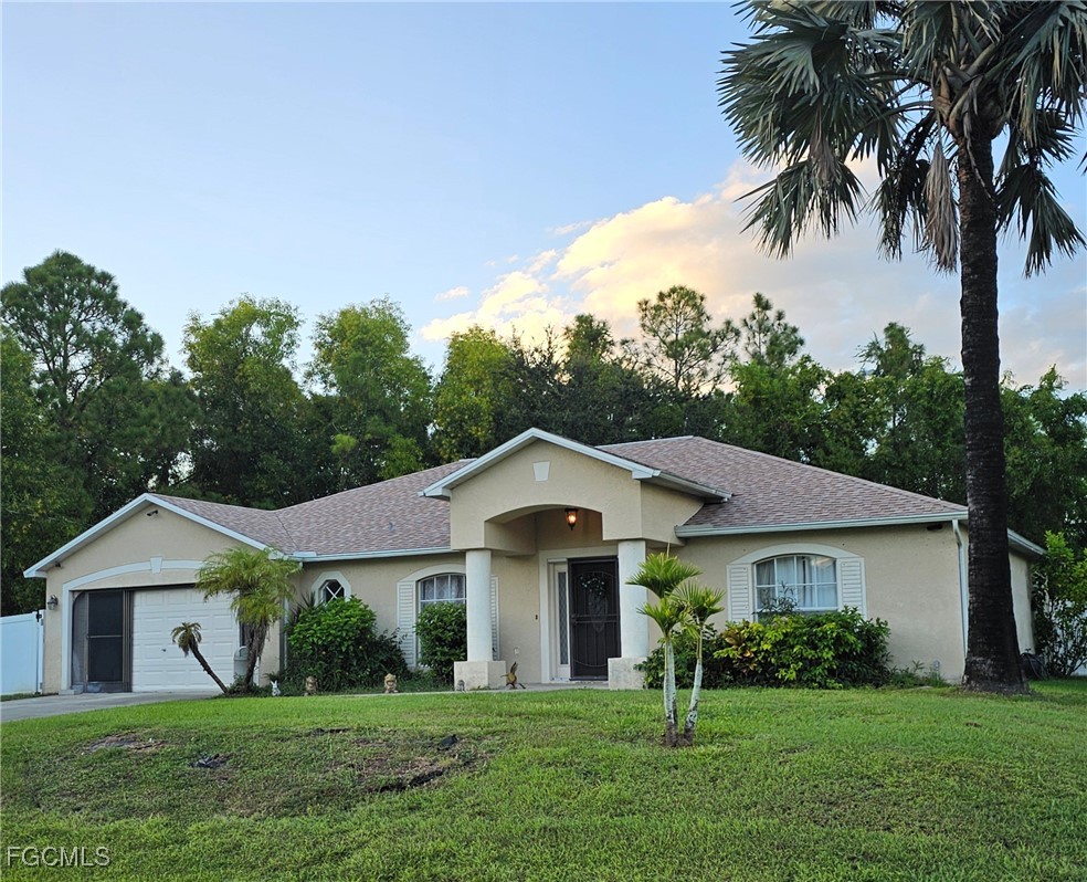 3 bed home in Lehigh Acres