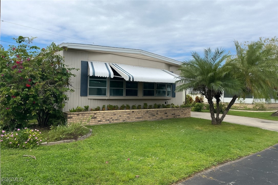 2 bed home in North Fort Myers