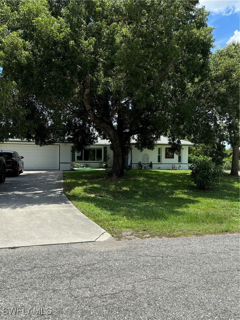 3 bed home in Lehigh Acres
