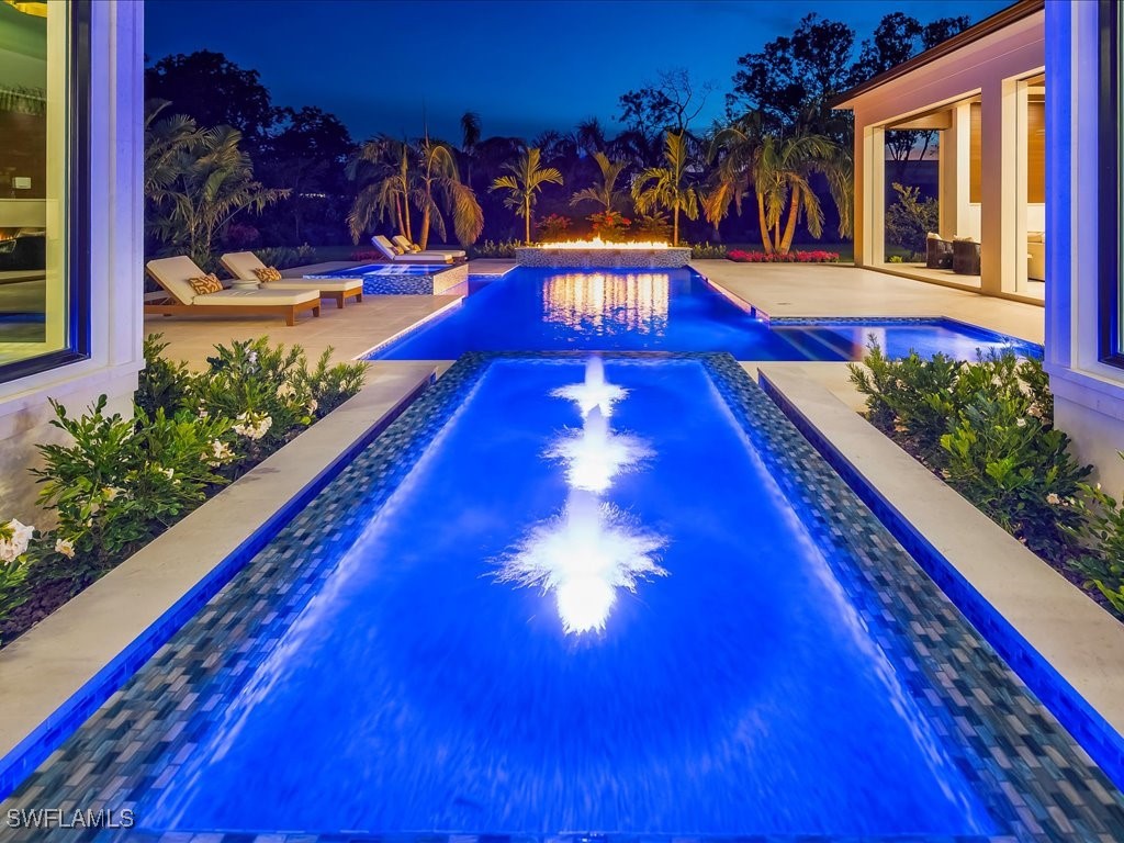 5 bed home in Naples