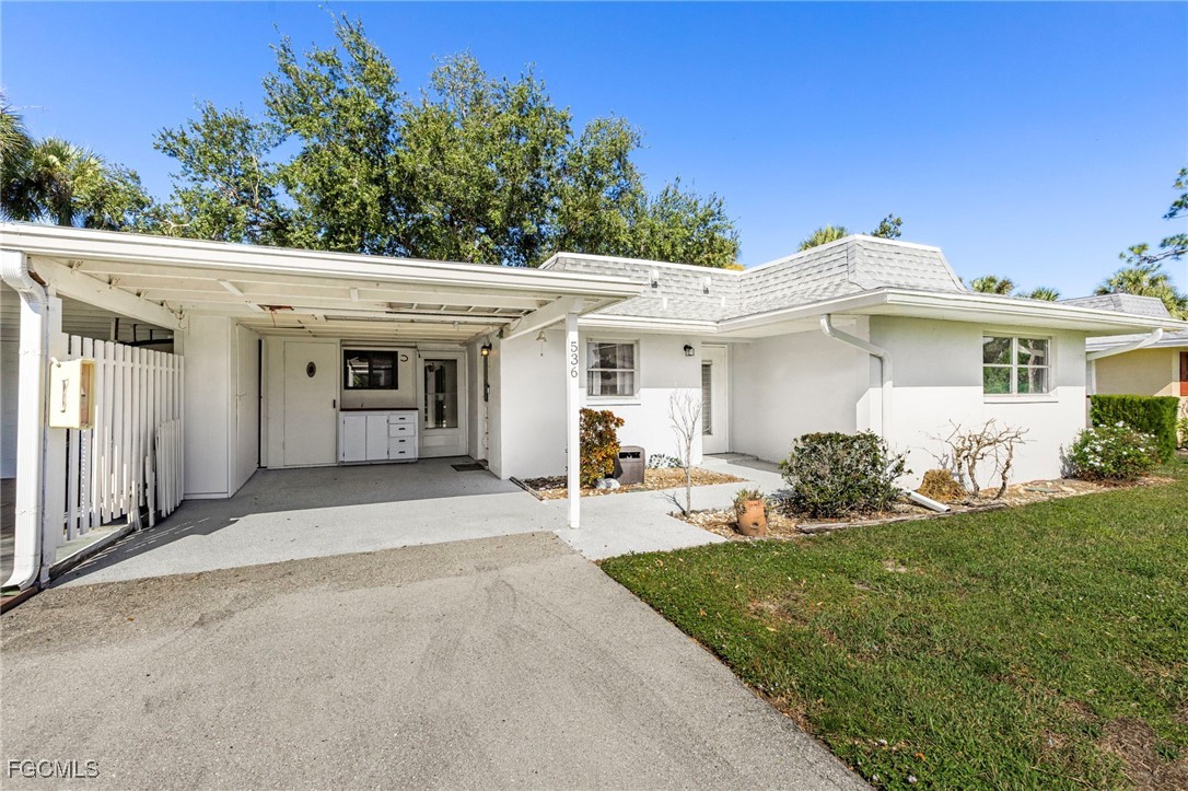 2 bed home in North Fort Myers