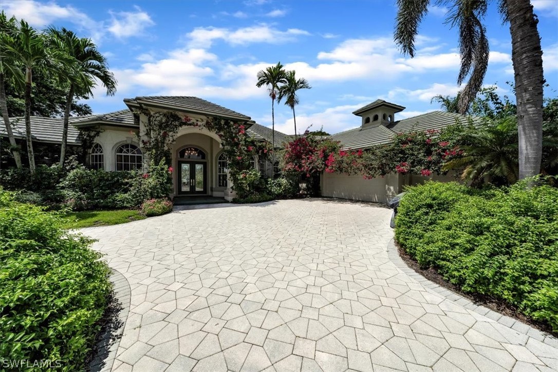 5 bed home in Naples
