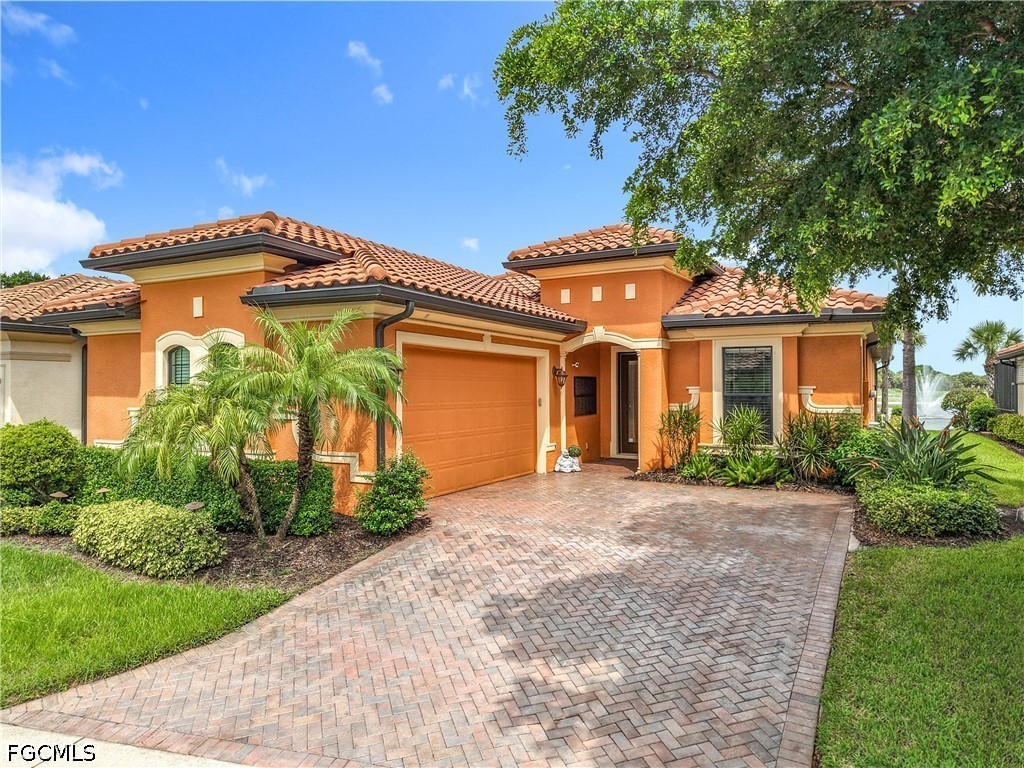 4 bed home in Miromar Lakes