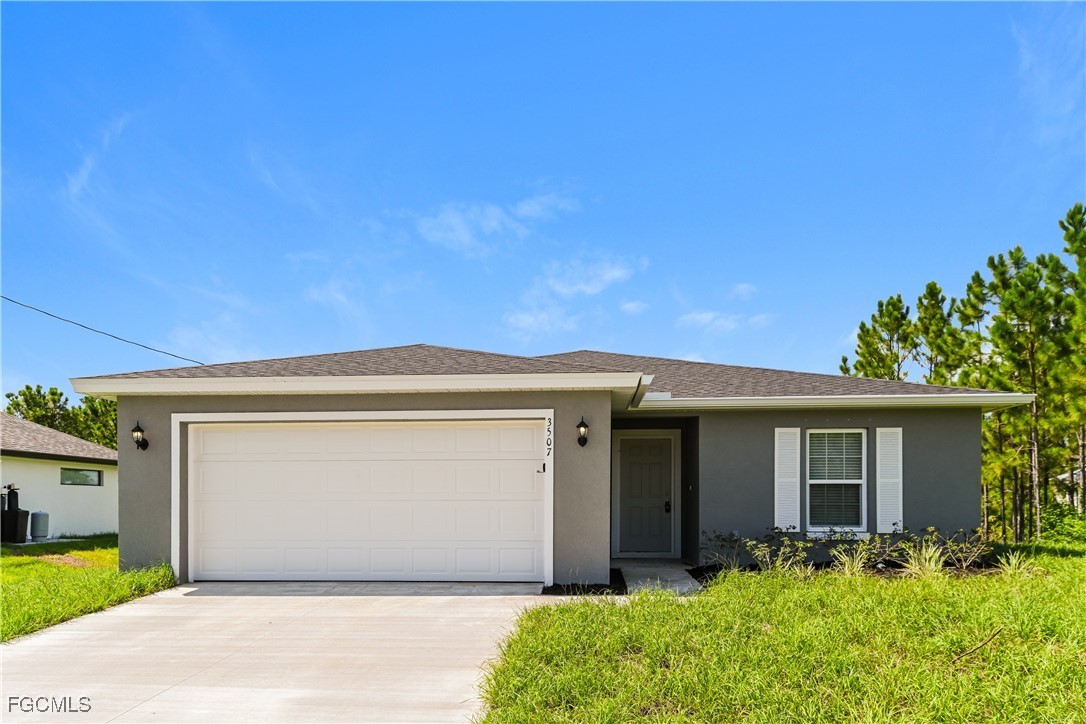 4 bed home in Lehigh Acres