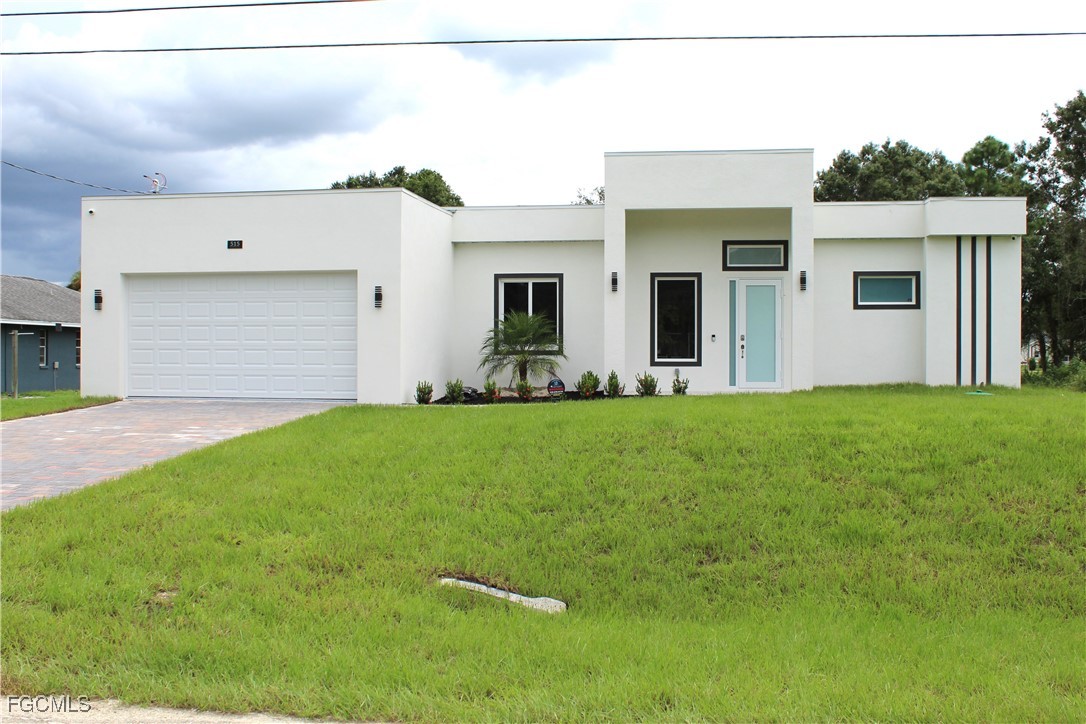 3 bed home in Lehigh Acres