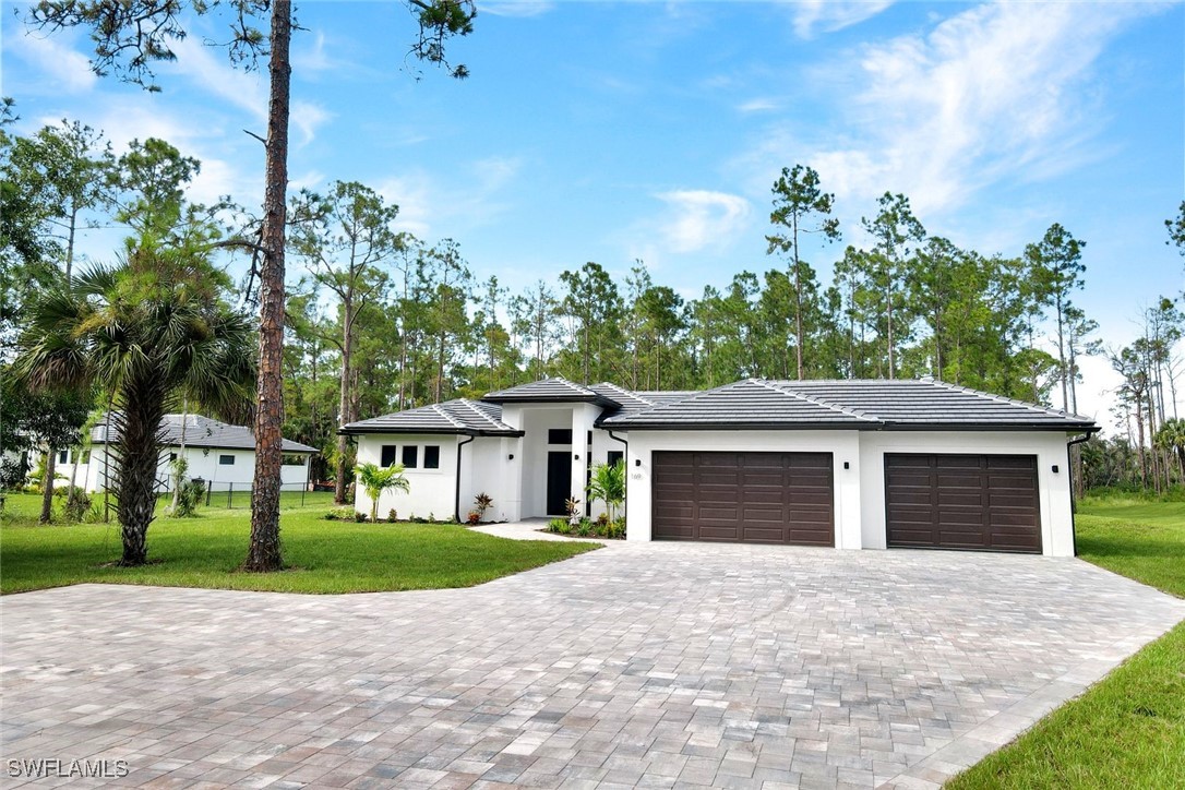 4 bed home in Naples