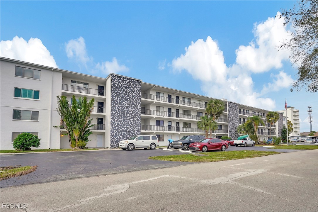 1 bed home in Cape Coral