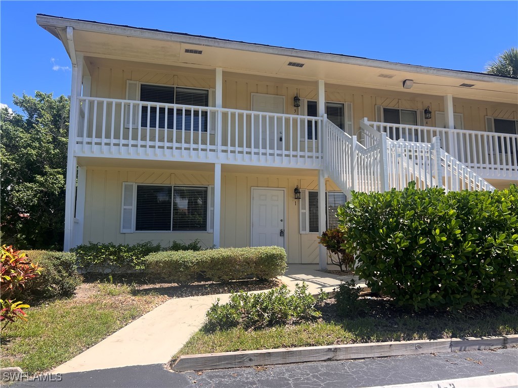2 bed home in Naples