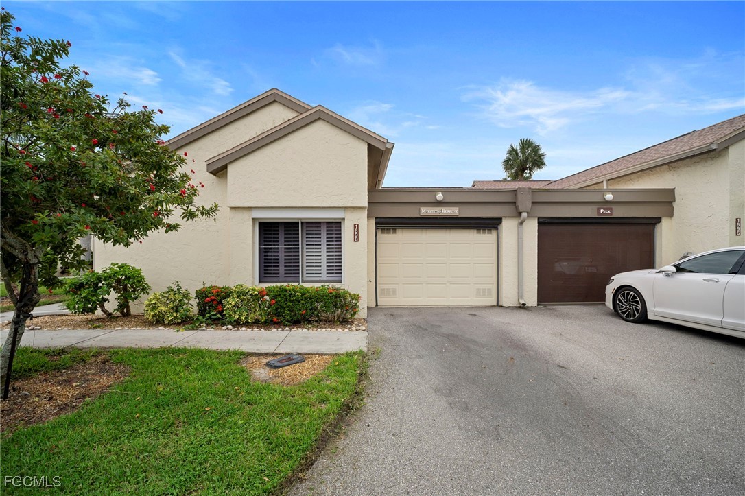 2 bed home in Fort Myers