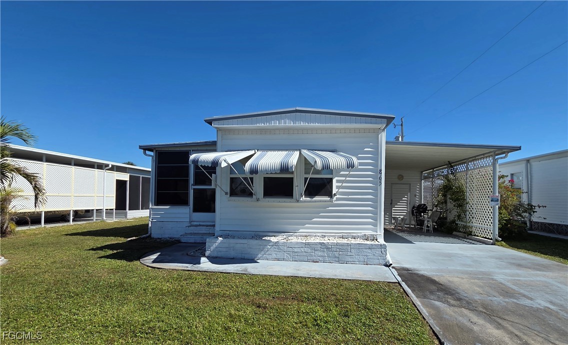 2 bed home in North Fort Myers