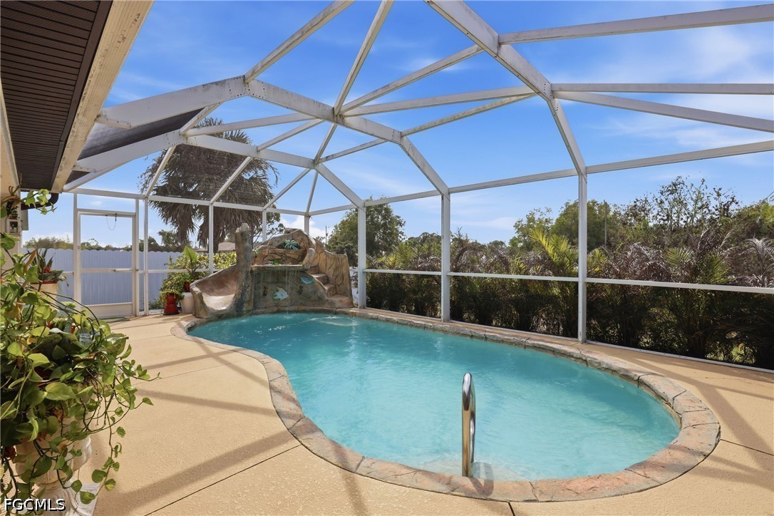 3 bed home in Lehigh Acres