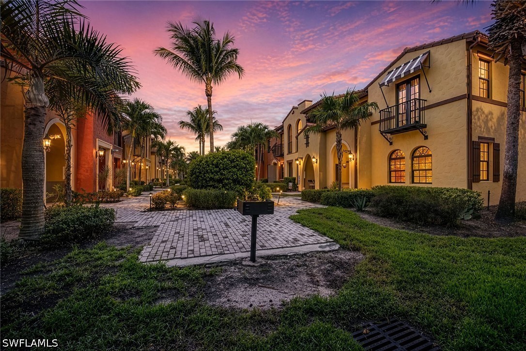 2 bed home in Naples