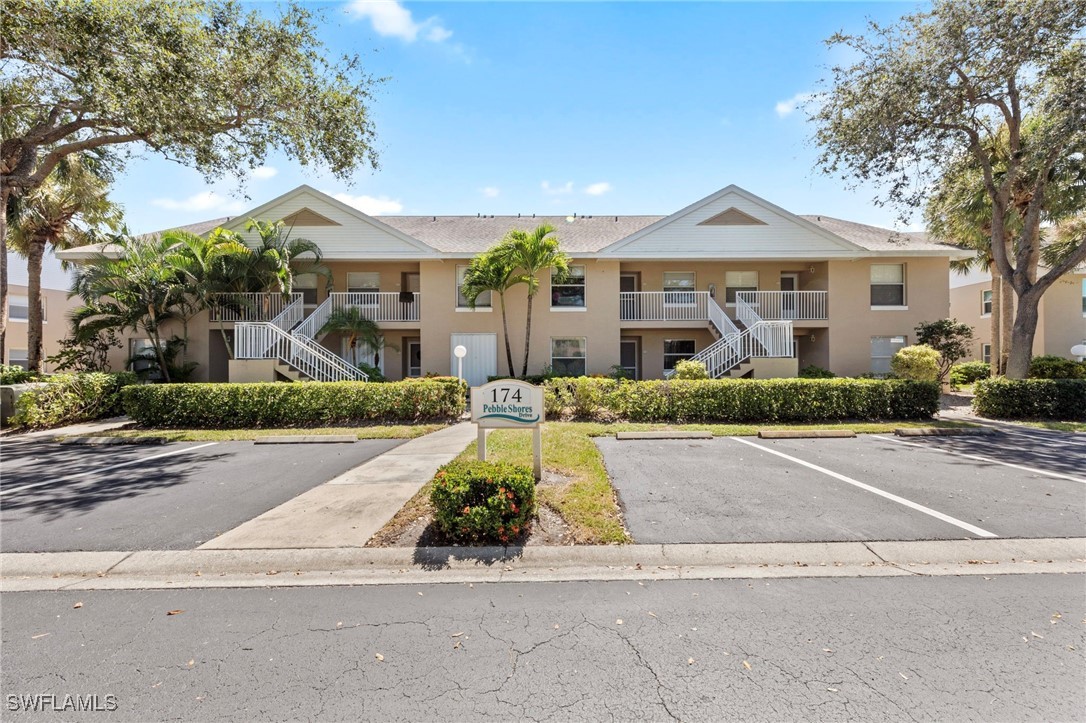 2 bed home in Naples
