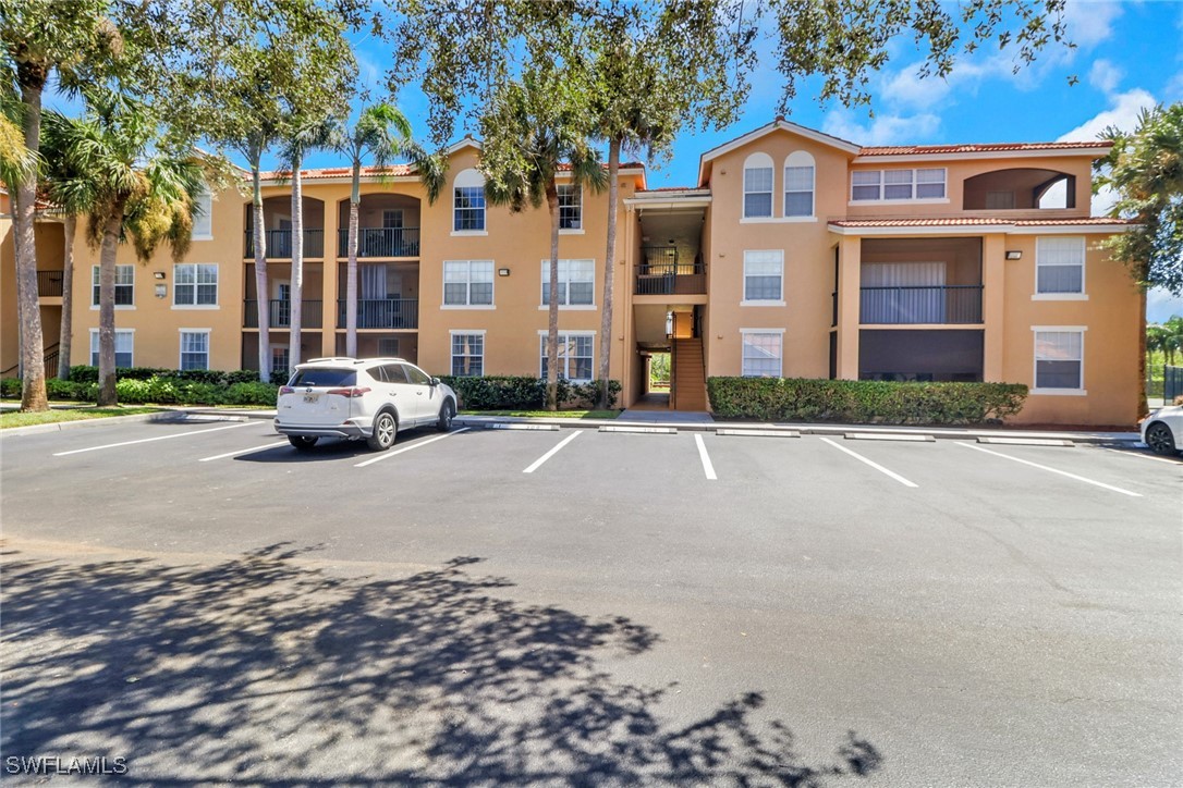 2 bed home in Bonita Springs