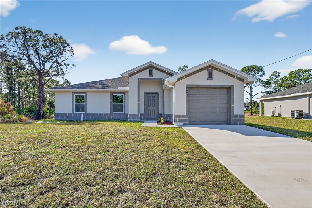 3 bed home in Lehigh Acres