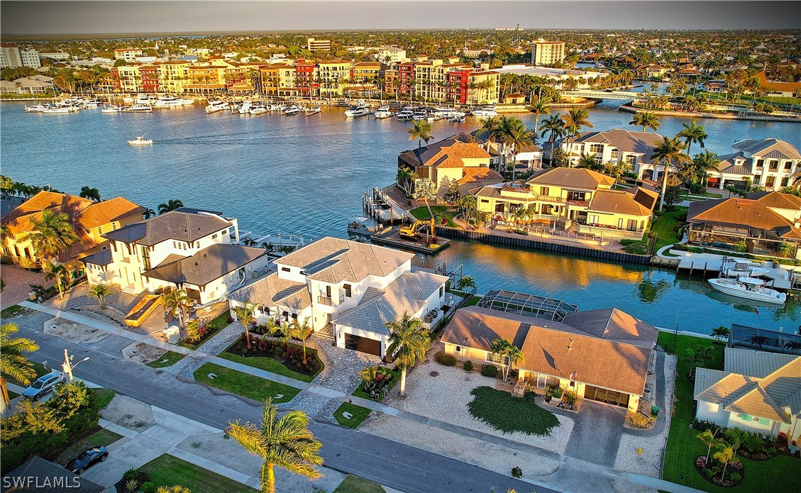 4 bed home in Marco Island