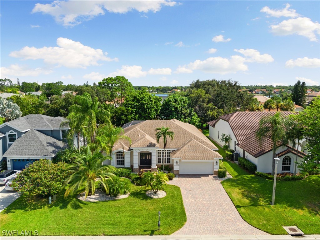 4 bed home in Naples