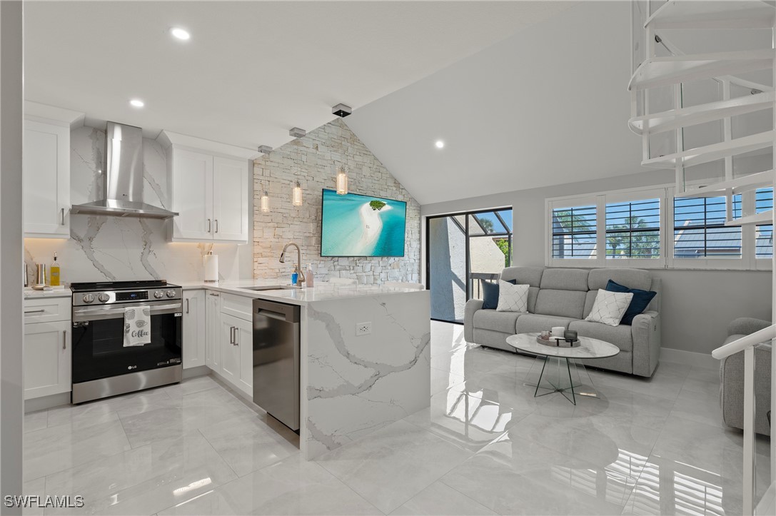 2 bed home in Fort Myers