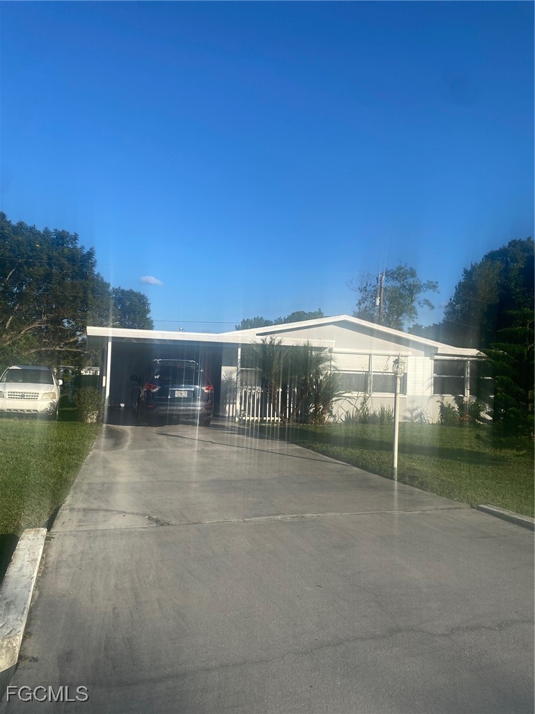 2 bed home in Lehigh Acres