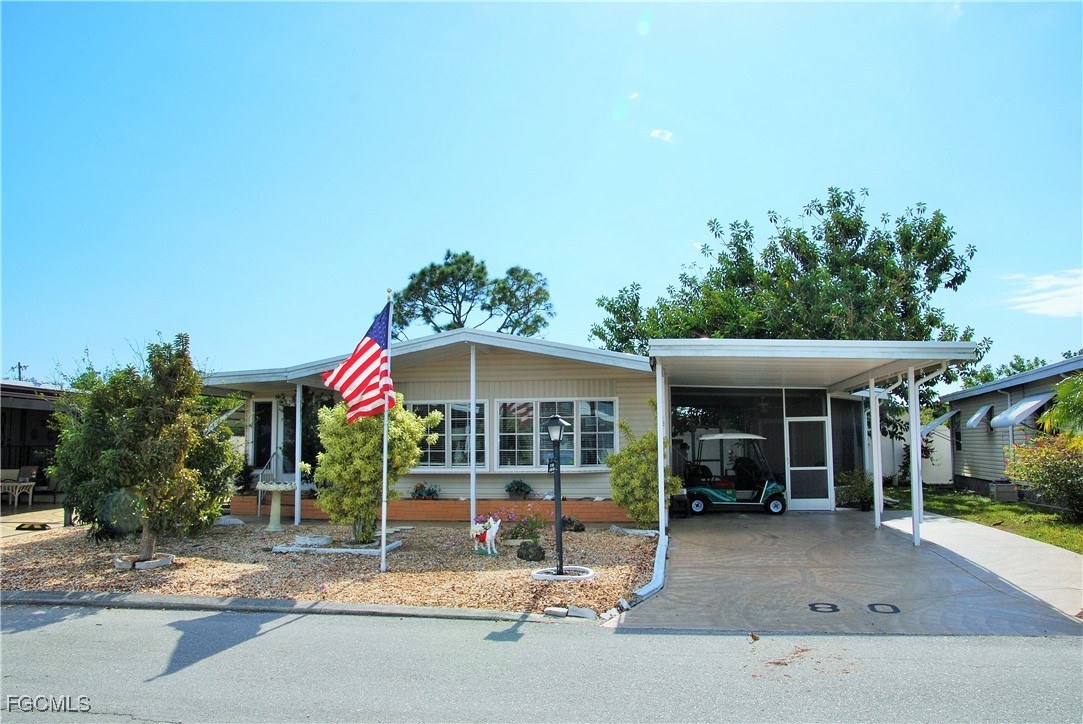 2 bed home in North Fort Myers