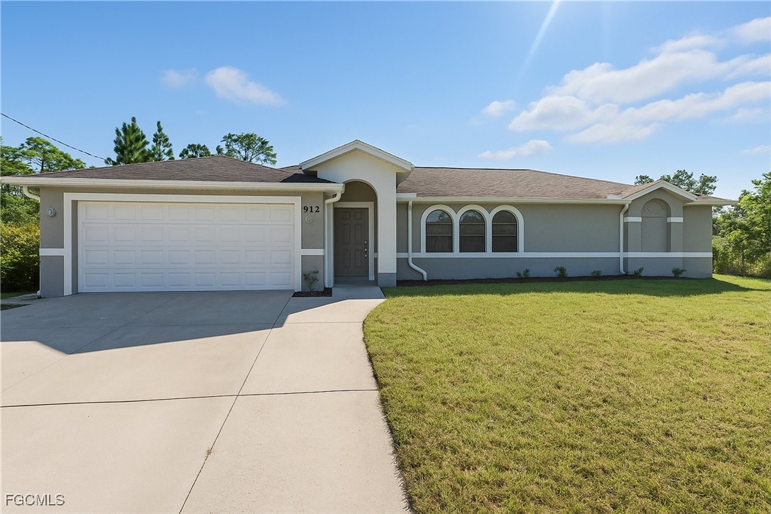 3 bed home in Lehigh Acres