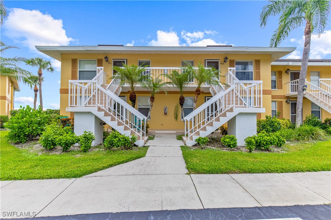 2 bed home in Naples