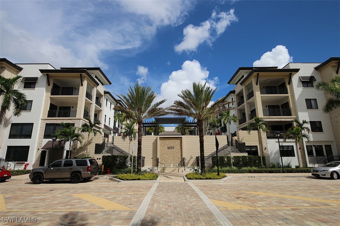 3 bed home in Naples
