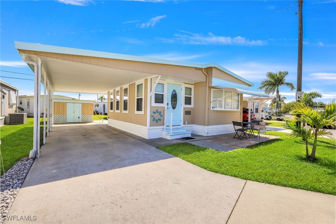 2 bed home in Estero