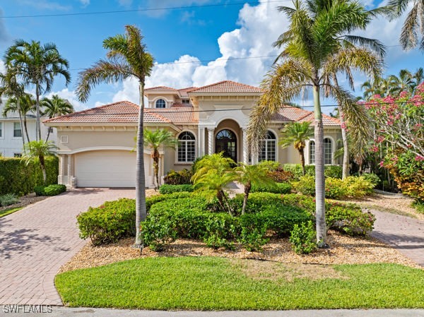 4 bed home in Naples
