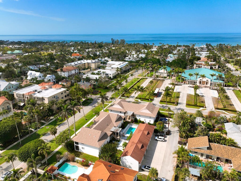2 bed home in Naples