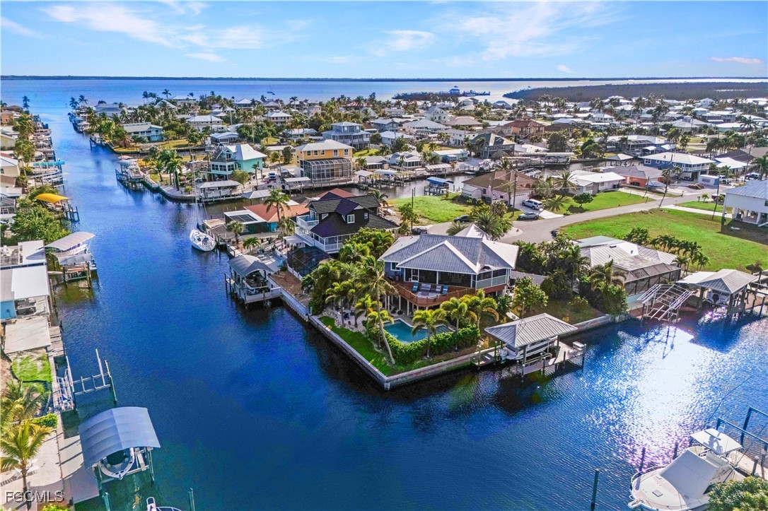 4 bed home in St James City