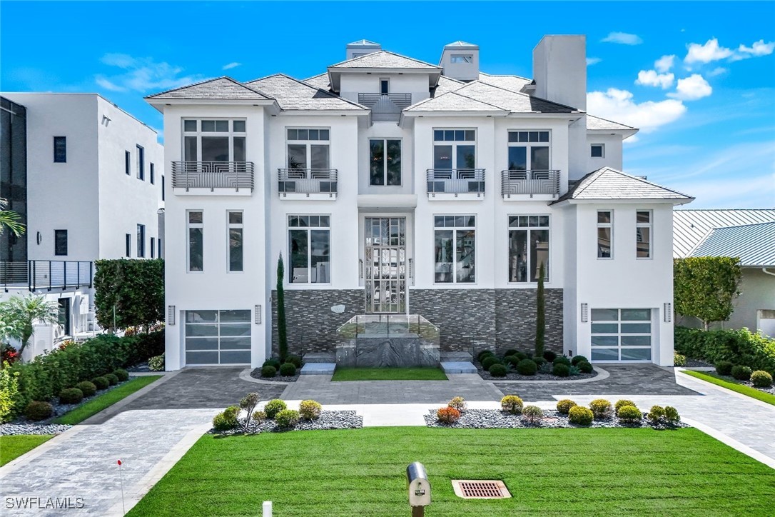 5 bed home in Naples