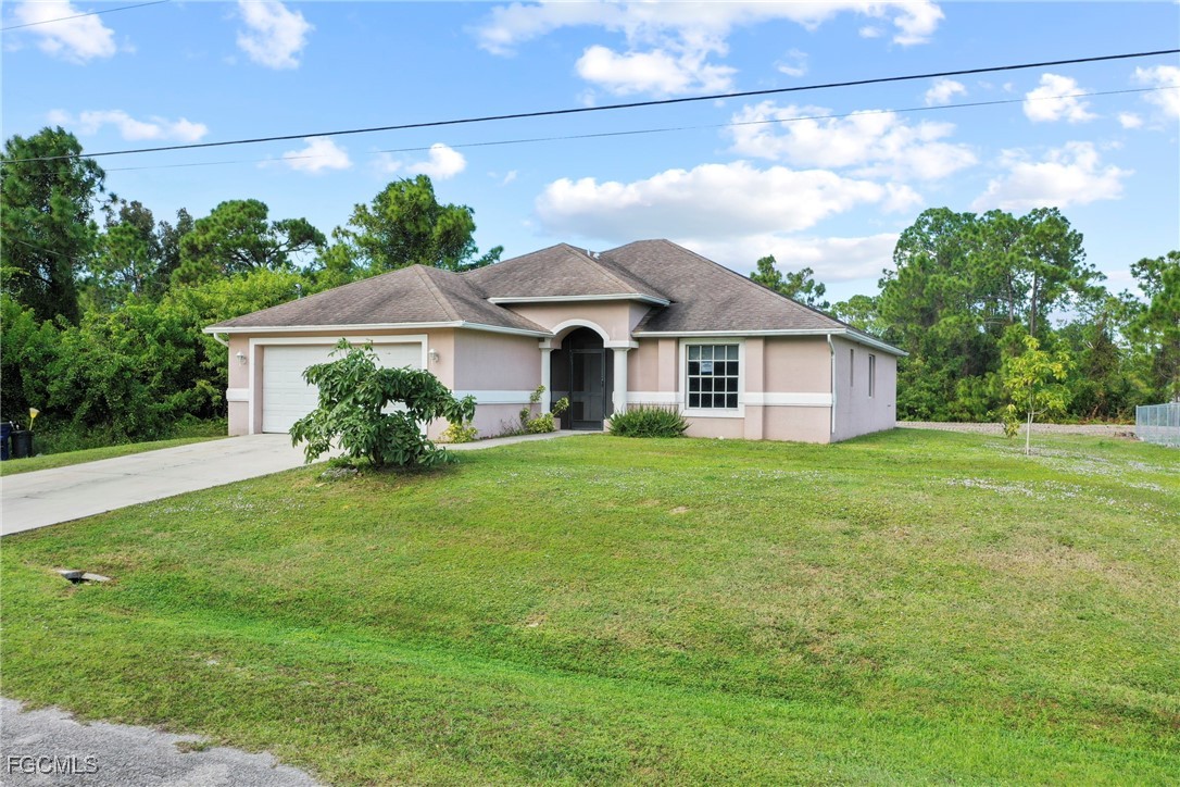 3 bed home in Lehigh Acres