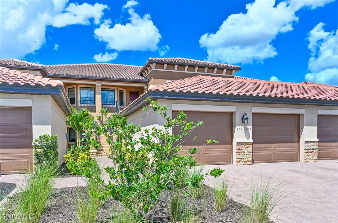 2 bed home in Naples