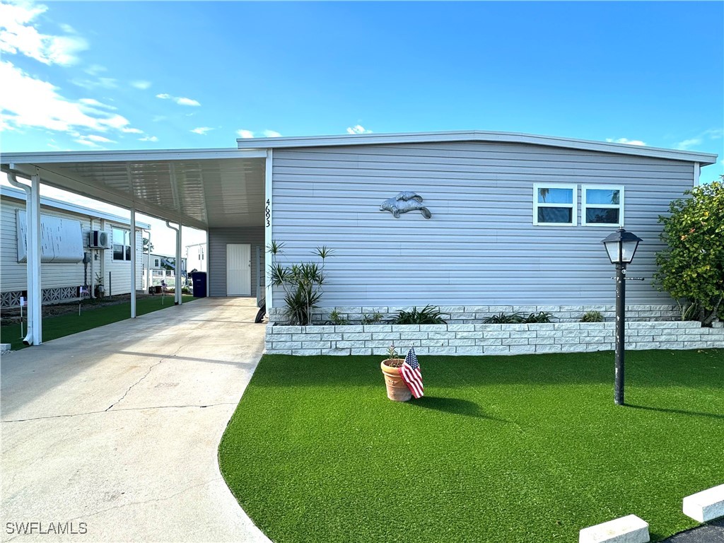 2 bed home in Bonita Springs